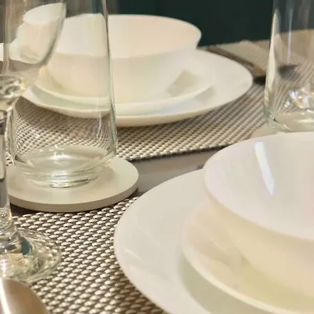 Stunning Free Wifi &parking Apartment Leeds (West Yorkshire)