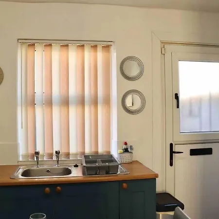 Stunning Free Wifi &parking Leeds (West Yorkshire)