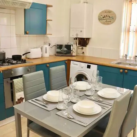 Stunning Free Wifi &parking * Leeds (West Yorkshire)