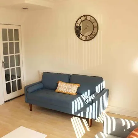 Stunning Free Wifi &parking Apartment Leeds (West Yorkshire)