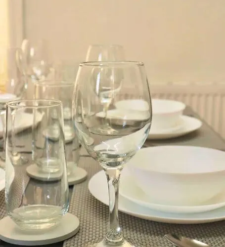 Stunning Free Wifi &parking * 利兹