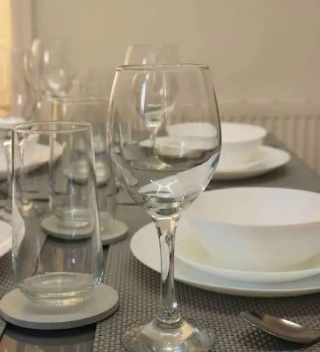 Stunning Free Wifi &parking