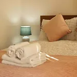 Stunning Free Wifi &parking Leeds (West Yorkshire)