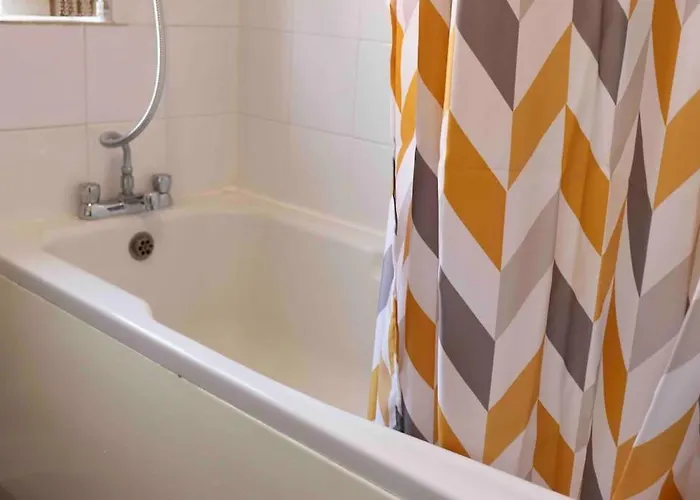 Stunning Free Wifi &parking Apartment